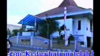 Kenangan Pesta pengantinku 8 oct 2002 part 1.flv