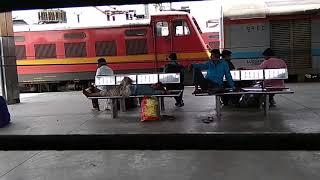 02557 Sapt Kranti Express announcement on Anand Vihar terminal