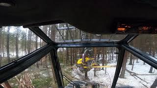 ASMR metsäkoneen kopin sisältä / Inside the cabin of a forestry machine. Ponsse Scorpion King H7.