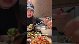 美食vlog｜呈贡美食一日逛吃 呈贡美食第一弹 豌豆粉+巨下饭湘菜+回回营拉面 ！【减肥很南耶】