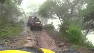 PILOTOS A PUNTO DE SER ARROLLADOS POR TREN. RUTA VALLARTA.