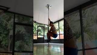 How To POLE DANCE: FIREMAN SPIN (TuToRiAL) - Pole Dance For Beginners