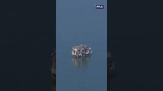 Two-story #houseboat moved from #redwoodcity to #sausalito • #bayarea