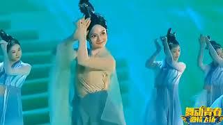 China Evergrande Song and Dance Troupe。 中国恒大歌舞团