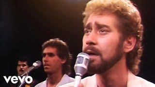 Earl Thomas Conley - Holding Her and Loving You (Official Video)