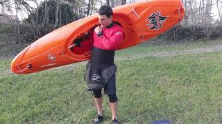 How to load a kayak on your shoulder - the best way