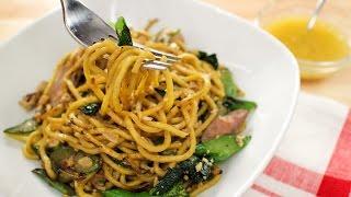 Egg Noodle Pad See Ew Recipe หมี่เหลืองผัดซีอิ๊ว - Hot Thai Kitchen!