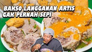 BAKSO LANGGANAN ARTIS, DARI BUKA SAMPE TUTUP GAK PERNAH SEPI !!