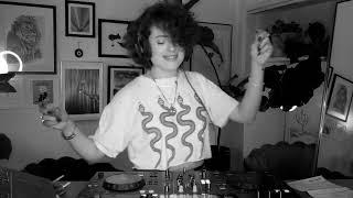Shockwave ][ Deep Dubstep Guest Mix by Hotgirlrunning