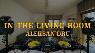 Aleksan'dru Minimal House Set In The Living Room