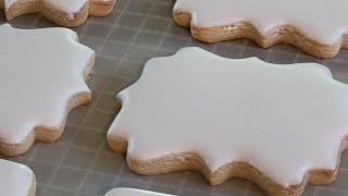 Dipping Sugar Cookies in Royal Icing Made Easy