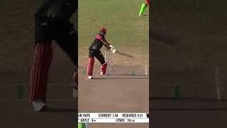 Chris Gayle BREAKS his bat! 