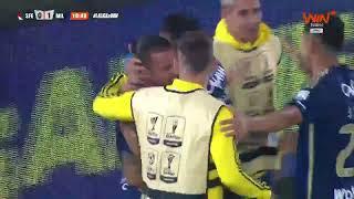 Golazo de Leo Castro en el Clásico Capitalino con un pase de lujo de Montero