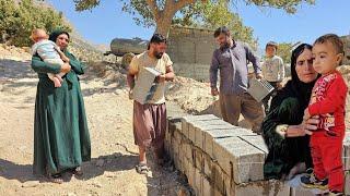 Mirza and her family help Sifla and her son Arad to fix the kitchen