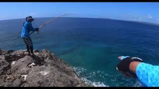 fishingboy hooked up big baracuda!(Agingan, Saipan, USA)