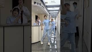 和娇娇一起跳#护士跳舞 #下班后的日常 #舞台无处不在 #shortsvideo #dance #nurses #护士跳舞