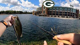 Bass Fishing in Packerland Green Bay! Fishing a 350 ft deep lake!