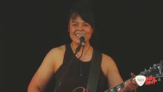 Karen Lee Andrews - To love somebody (Cover) Live from Bendigo Blues & Roots Festival.