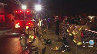 Honolulu EMS evaluates 2 after Waimanalo house fire