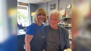 Actor Richard Gere makes a surprise stop at a Scranton restaurant