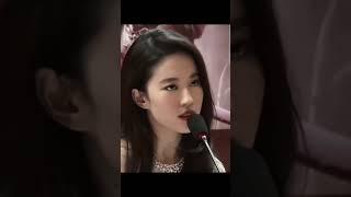 神仙姐姐刘亦菲: 玫瑰之美与永恒的风采 (Liu Yifei: Rose Beauty and Timeless Elegance)