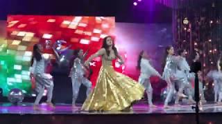 Saba Qamar's Dance Performance at the 18th Lux Style Awards 2019 - Mera Babu Chail Chabeela