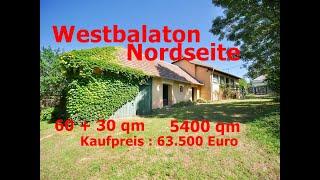 Ungarn Balaton Nordseite West Haus mit Gaestewohnung