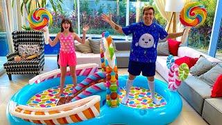 ¡Diversión en la piscina inflable más grande del mundo con LUCCAS NETO!