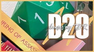 Randomizing my TBR with a D20 | Weekly Reading Vlog