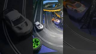 Bentley continental gt3 Lamborghini 2 car corner crash #slotcars #carrera #scalextric #scx