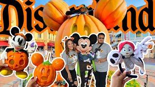 FIRST day of Halloween 2024 at Disneyland Resort! trying new food, new popcorn buckets & much more!