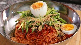 Bibim-guksu (Spicy mixed noodles:비빔국수)