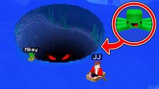 JJ and Mikey Found Scary Mikey Squid Monster Near Bermuda Triangle in Minecraft - Maizen ?!