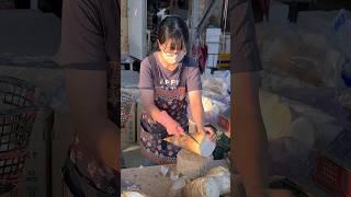 Taiwanese Lady Selling Giant Bamboo Shoots - Bamboo Shoots Cutting Skills