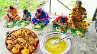 popi kitchen eating chaltar dal,chicken kosha and hot rice