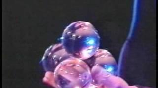 Amazing Hand Dexterity - Michael Moschen