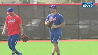 TAKE A LOOK: It's Tim Tebow time in Mets camp, see the outfield drills