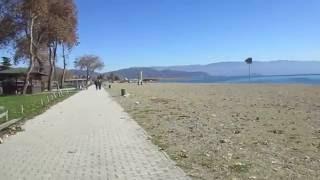 Gunesli Bir Gunde Struga Sahili'nde Gezinti