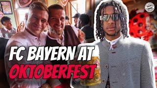 Der traditionelle Wiesn-Besuch des FC Bayern  | Behind The Scenes