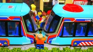 LEGO STOP MOTION animation "Straßenbahnen an der Station" with 2 Dickie toys Simens Avenio Trams