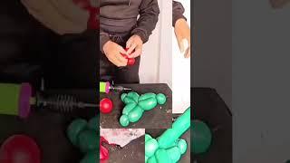 Christmas table balloon decoration || #HolidaysWithShorts