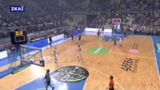 Kecman scores a far 3-point shot in Euroleague match Panathinaikos-Roma