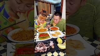 开饭了，今天又是美美的一餐#eating show#eating challenge#husband and wife eating food#eating#mukbang #asmr eating