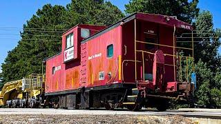 CSX U646 with Kasgro “Red ‘n Ready” Caboose & 16-Axle Depressed Flat Car