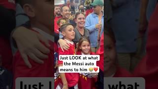 Achraf Hakimi gives a Messi autograph to a young fan!! ️