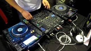 New Pioneer CDJ 2000 and CDJ 900! (High Definition)