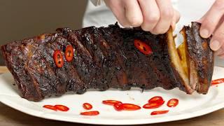 Langsam gebratene Spareribs mit Knoblauch und schwarzen Bohnen