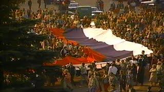 Official Russian Flag at August Coup 22 August 1991 RSFSR & Russian Anthem (HQ) English Commentary