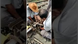 Full procedure for welding of rails | Rail joining process | रेल जॉइनिंग / जोडने की पूरी प्रक्रिया |