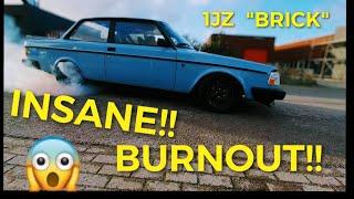 1JZ Volvo 240 ''brick'' doing a INSANE ROLLING BURNOUT!!